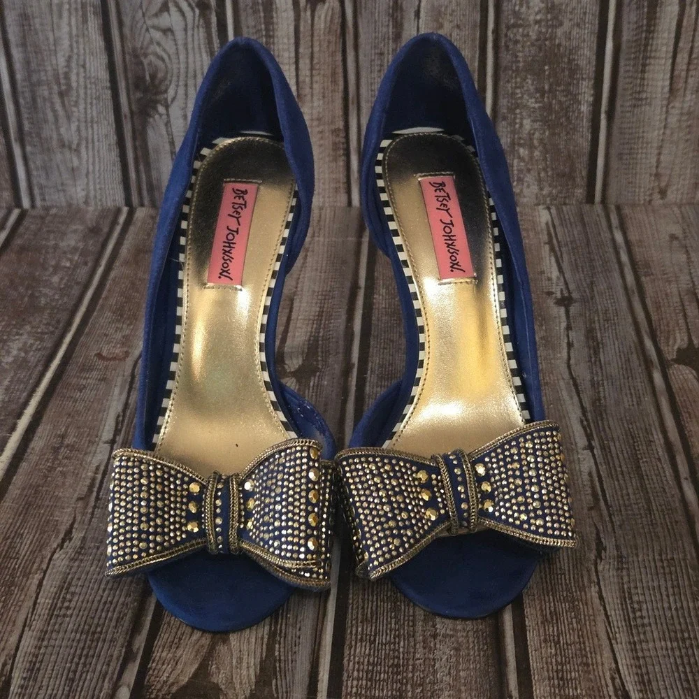 Sz 8 M Betsey Johnson Glisin Blue Suede Studded Bow Peep Toe Heels Pumps Shoes